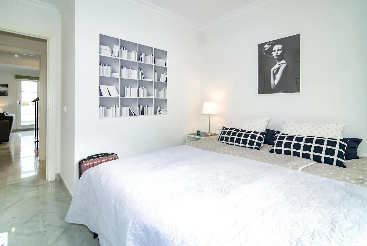 Sad-Spacious 2 Bedroom Duplex Puerto Banus Marbella 0*,
